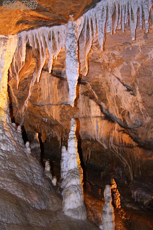 芙蓉洞景點之&ldquo;千年之吻&rdquo;