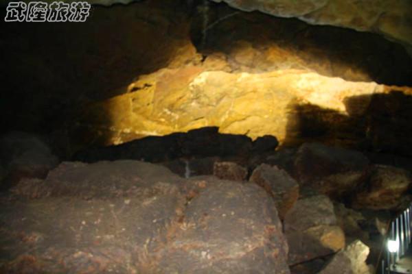 芙蓉洞景點之&ldquo;盾山睡佛&rdquo;