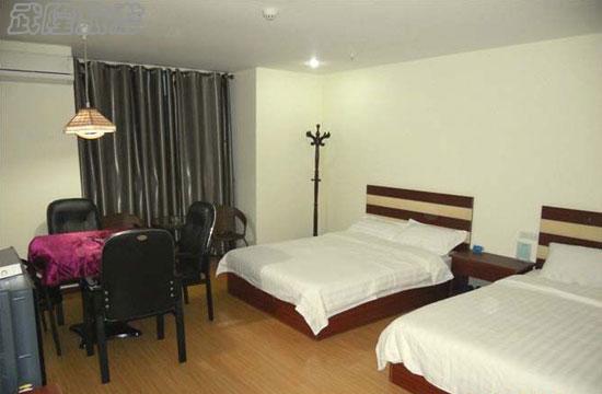 武隆怡眾商務酒店豪華標間