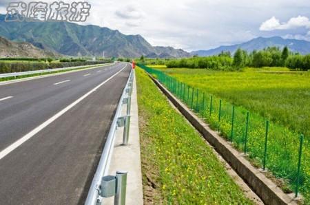 自駕游遇到危險的應對方法 