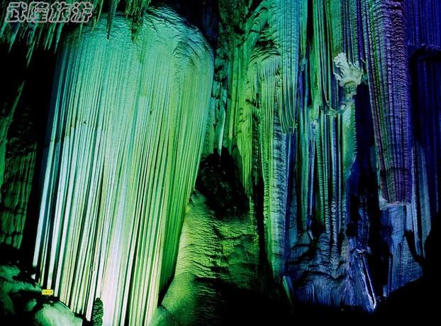 一群&ldquo;寄居&rdquo;在洞穴的身影：李廷勇和他的3位學生