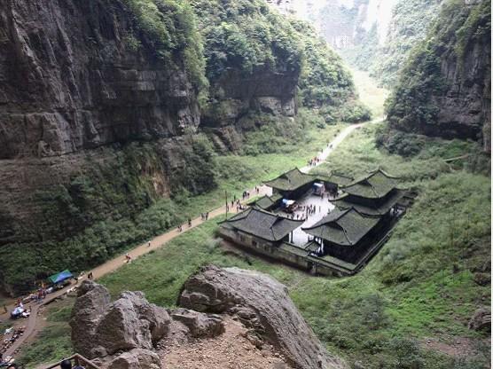 天生三橋中的天龍?zhí)炜? width=