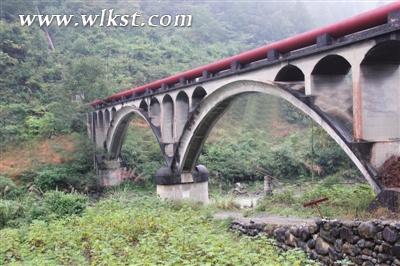 具有導洪功能的高虹橋