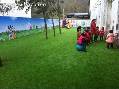 　　重慶一企業董事長成功不忘母校 回武隆捐資獻愛心