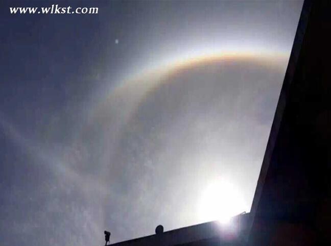 武隆仙女山驚現(xiàn)日暈天象奇觀 
