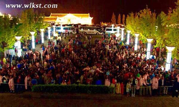 印象武隆劇場人山人海