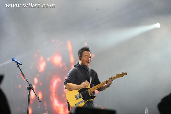 許巍田馥甄獻唱2015仙女山音樂節 歌迷清涼中享狂歡