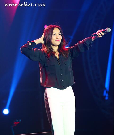 蔡健雅周華健引爆仙女山音樂節 數萬人嗨唱