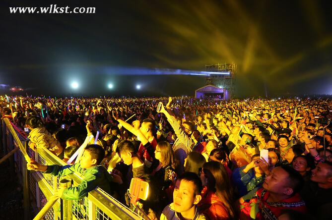 蔡健雅周華健引爆仙女山音樂節 數萬人嗨唱