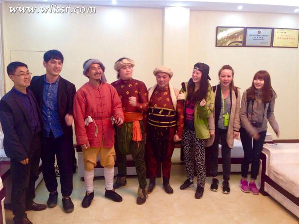 武隆喀斯特公司總經理黃道生與考察團合影留戀