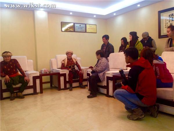 《印象武隆》主演接受考察團的專訪。