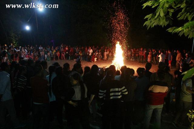 &ldquo;村長&rdquo;李銳攜20位小朋友 赴武隆鄉(xiāng)村獻(xiàn)愛心