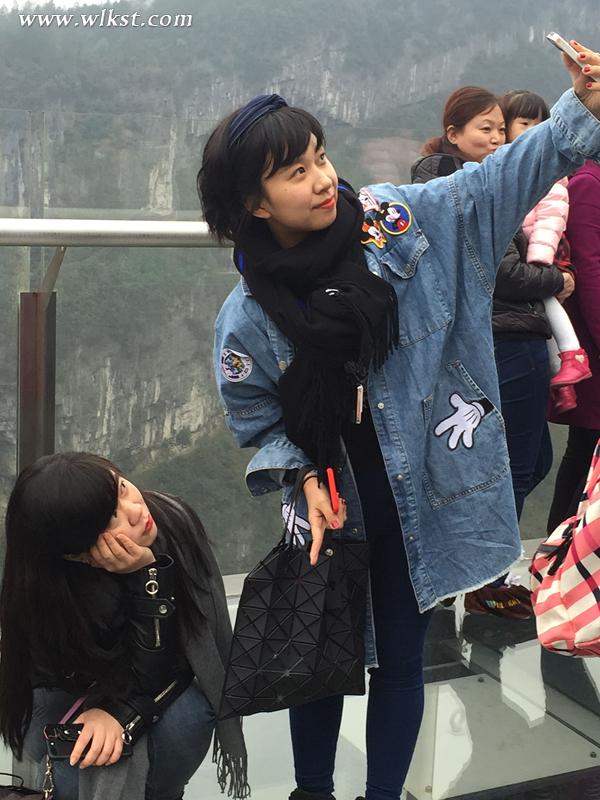 玻璃眺臺各種擺拍