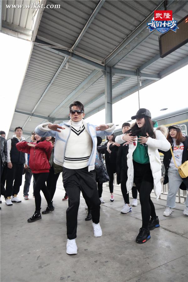 郭富城帶粉絲排練 架勢十足