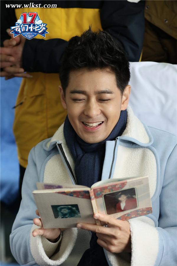 粉絲收藏歌詞本 貼滿小志貼紙副本