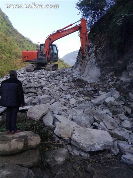 沿河公路施工現(xiàn)場 通訊員 喻梅供圖