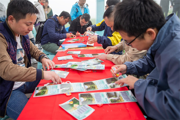 游客現(xiàn)場(chǎng)刮獎(jiǎng)