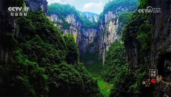 武隆天生三橋景區亮相央視